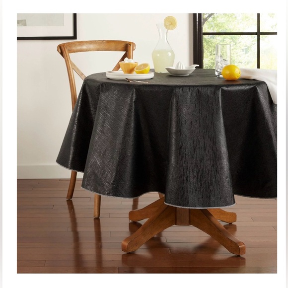 Mainstays Herringbone PEVA Tablecloth, Black, 70" Round..(NWT) - Picture 3 of 7
